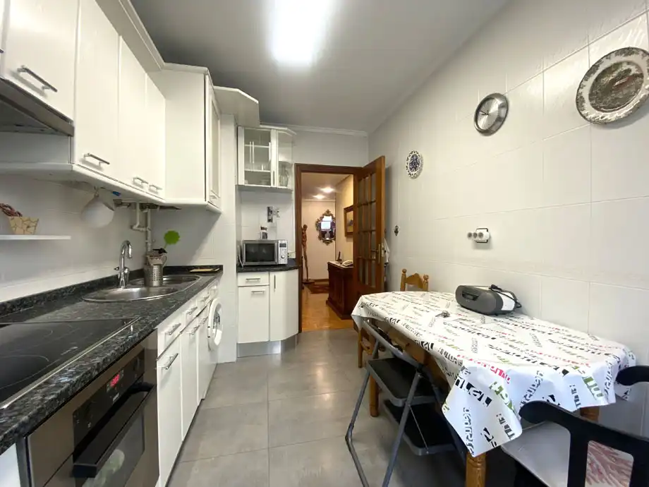 Cuina de Pis en venda en Vitoria - Gasteiz amb Calefacció, Parquet i Terrassa