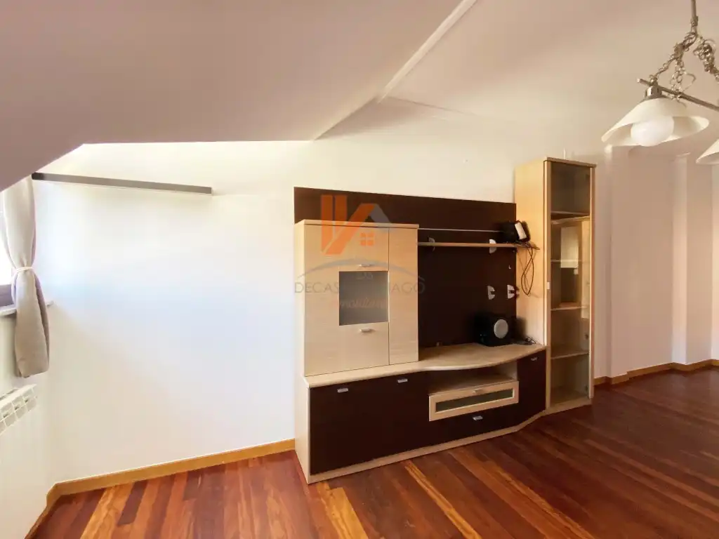 Wohnzimmer von Wohnung zum Verkauf in Ames mit Ofen