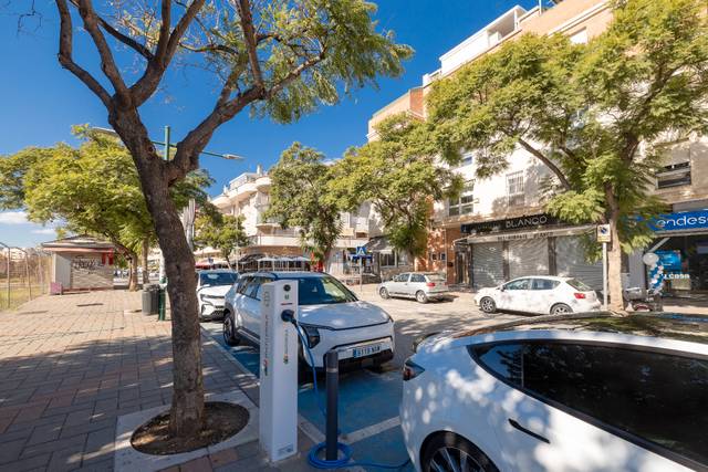 Local comercial en Venta en Calle de Antígona en El Cónsul - Ciudad Universitaria - El Romeral