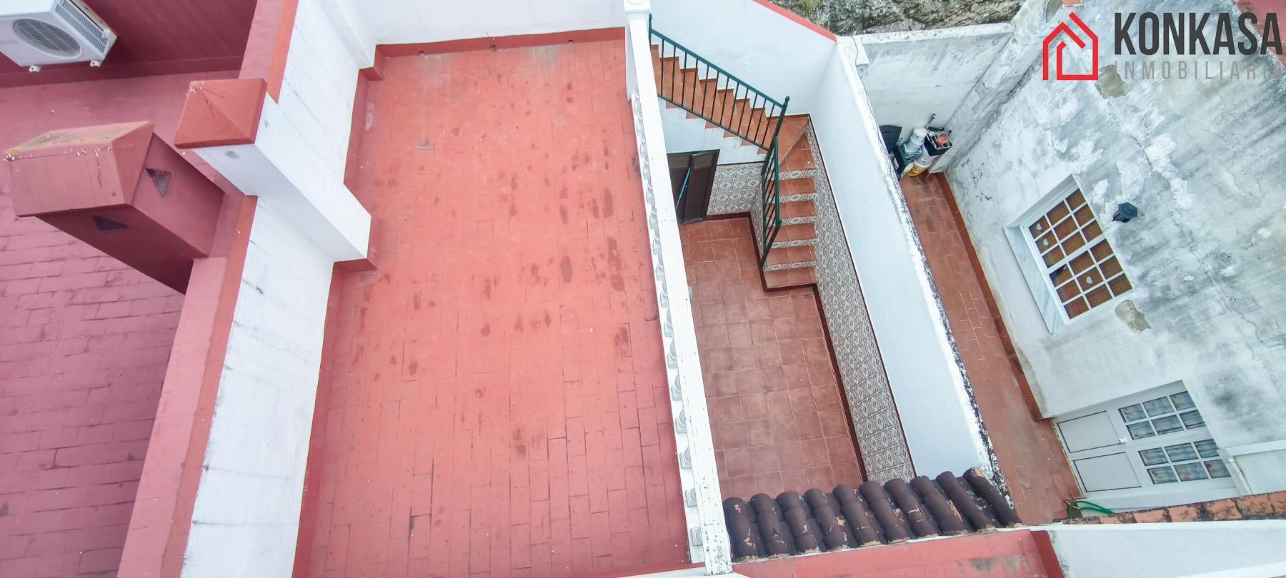 Jardí de Casa adosada en venda en Arcos de la Frontera amb Aire condicionat, Terrassa i Traster