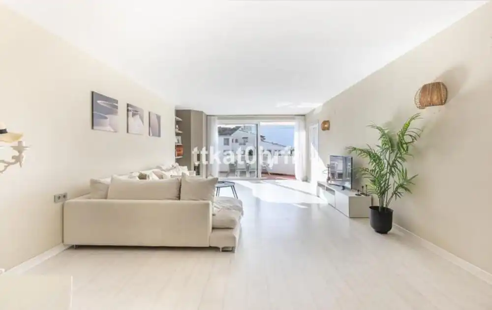 Vista exterior de Apartament de lloguer en Marbella amb Aire condicionat, Terrassa i Moblat