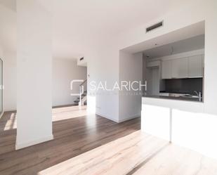 Living room of Flat for sale in  Barcelona Capital  with Air Conditioner, Heating and Terrace