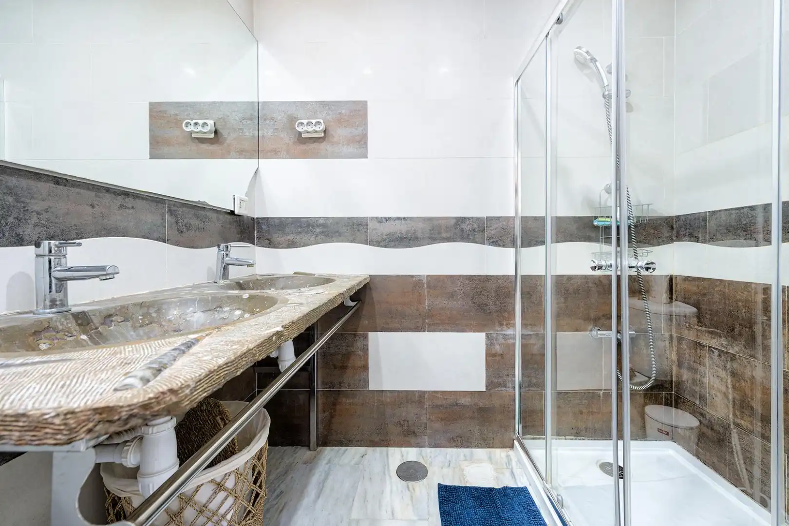 Detached homes for sale in Calle HELICE, Castillo del Romeral - Juan Grande