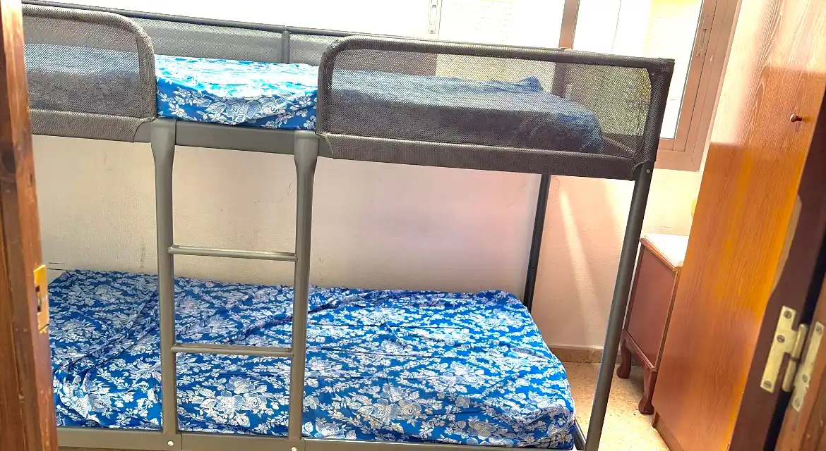 Habitación de Piso para compartir en Valencia con Aire acondicionado, Calefacción y Amueblado