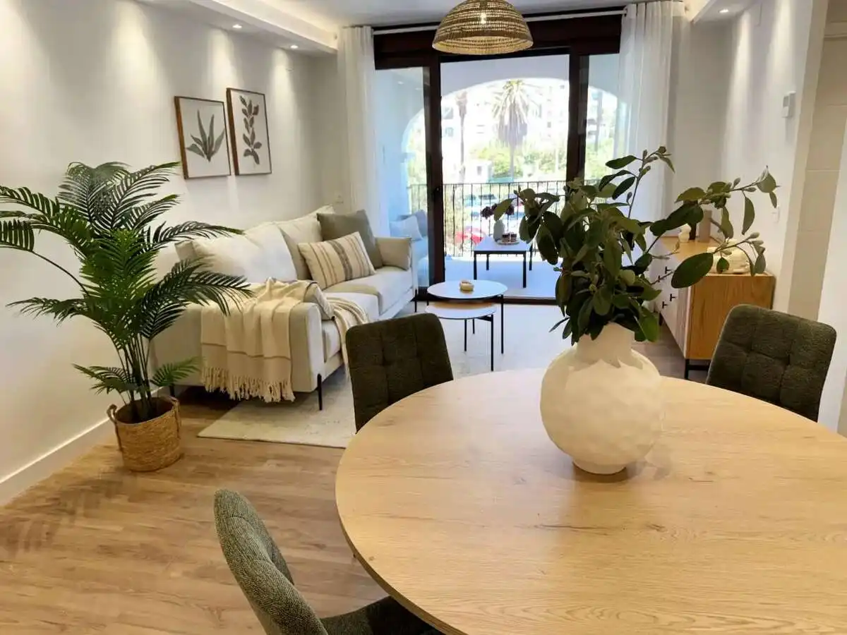 Appartamento con terrazza in vendita a Puerto de la Duquesa, imagen 3