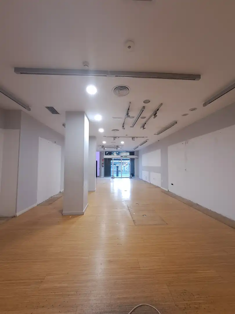 Local de lloguer en Centro - Juan Flórez - Plaza Pontevedra
