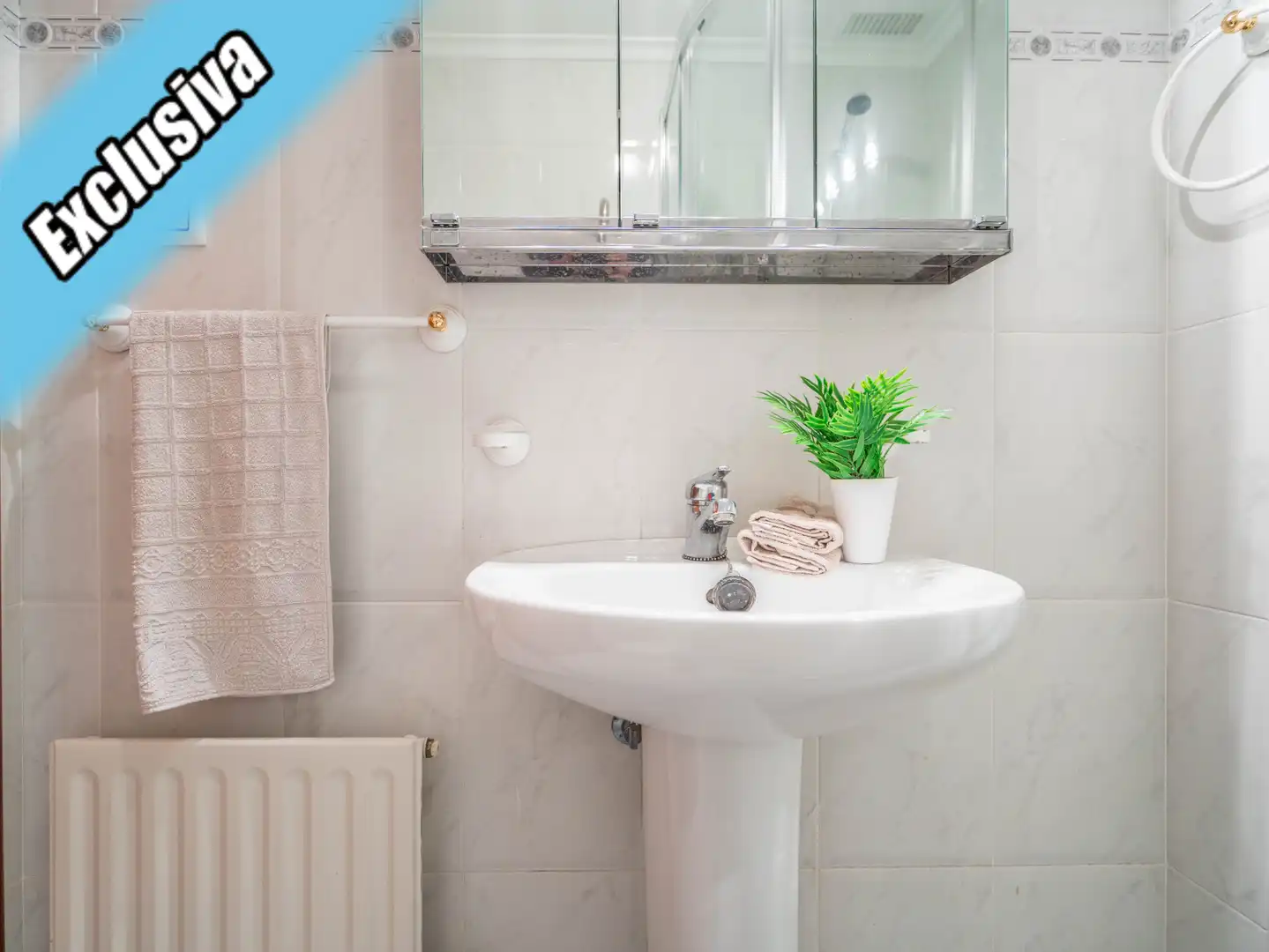 Baño de Dúplex en venta en Santoña con Calefacción, Parquet y Terraza
