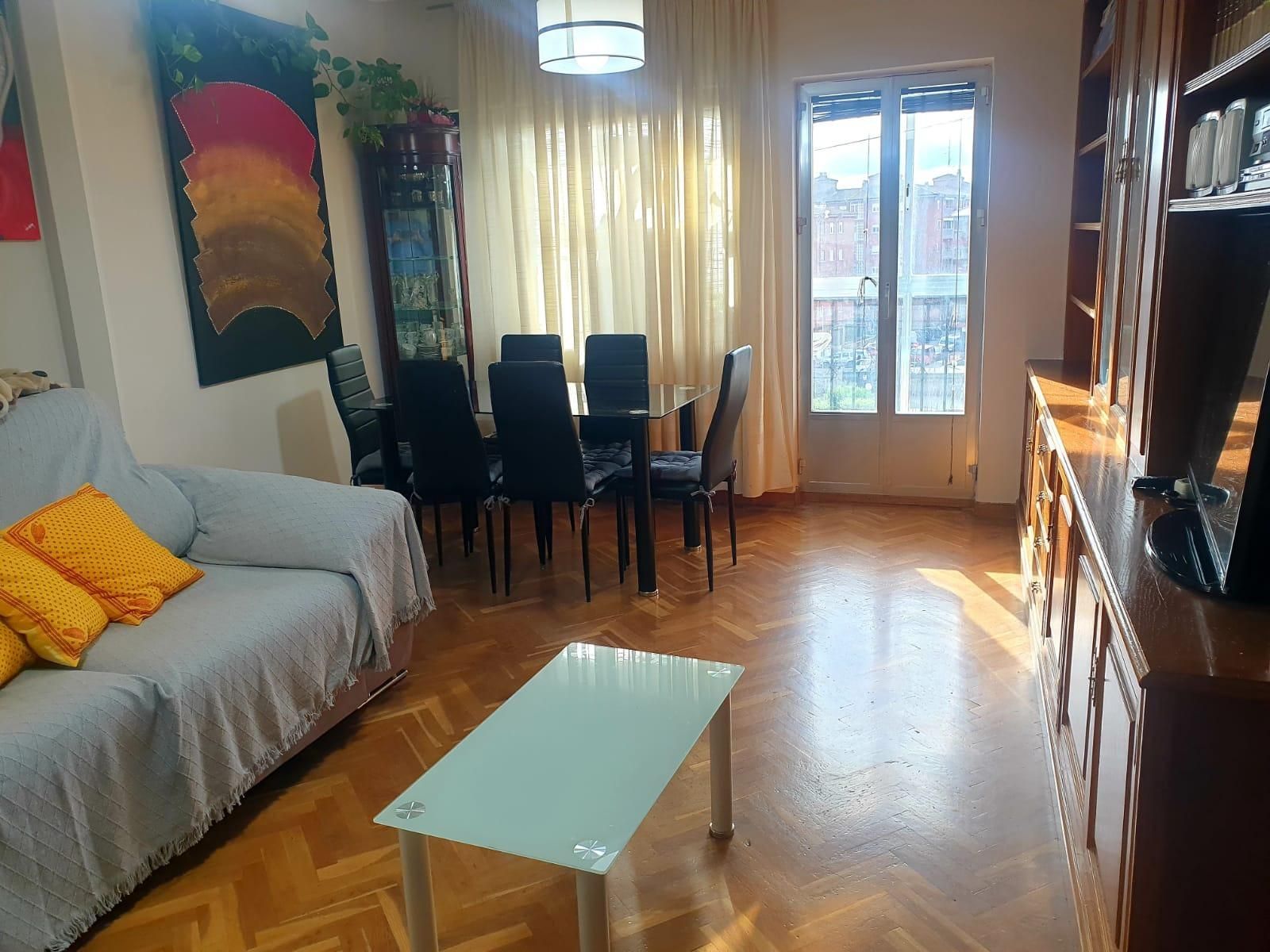Sala de estar de Piso en venta en Ávila Capital con Parquet y Amueblado