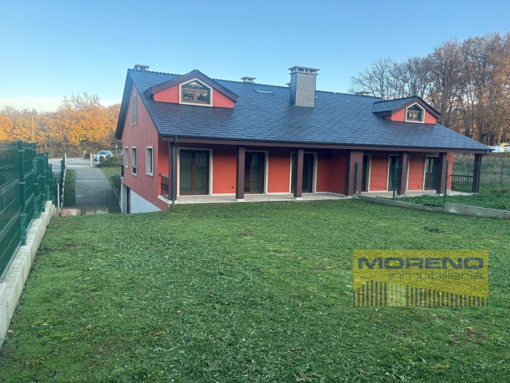 Vista exterior de Casa adosada en venda en Sarria
