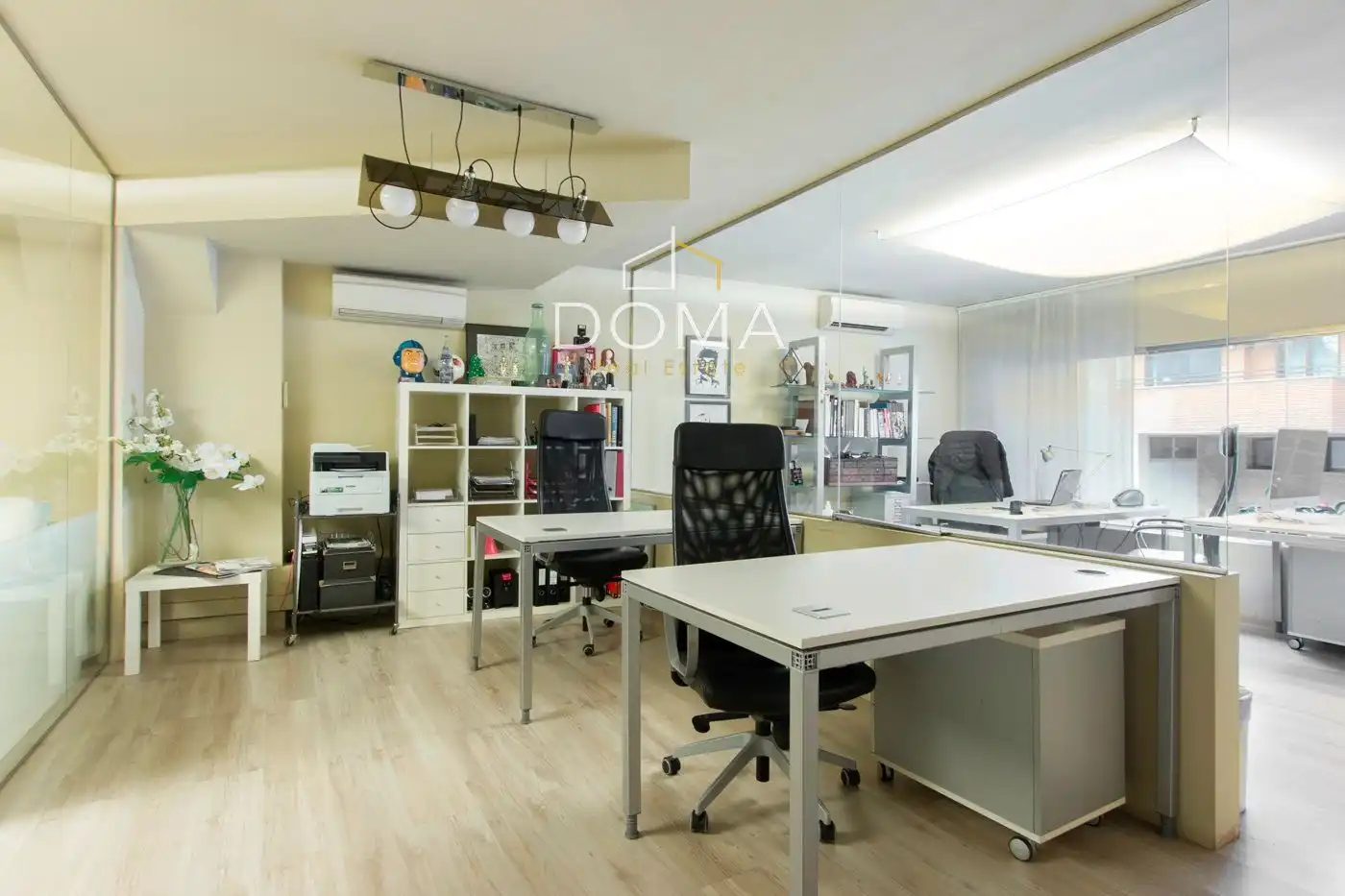 Commercial properties for sale in Barcelona  with Air Conditioner, Terrace and Furnished
