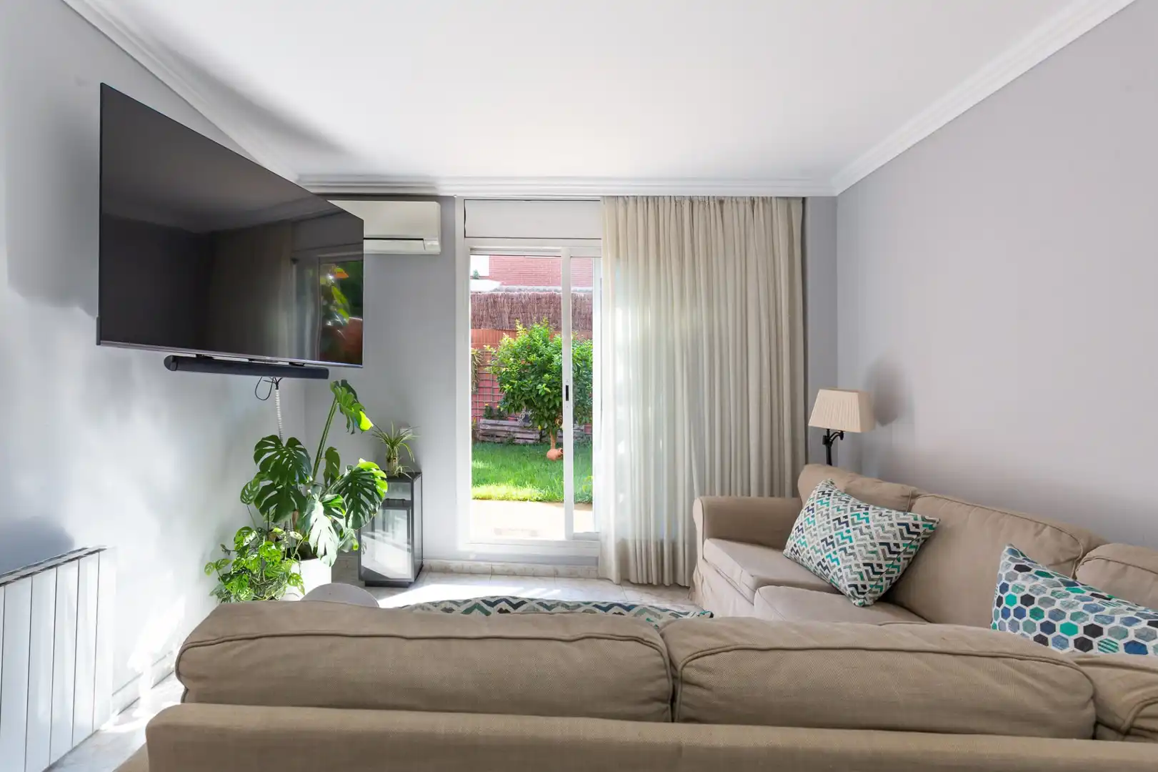Wohnzimmer von Erdgeschoss zum Verkauf in Rubí mit Klimaanlage, Heizung und Terrasse