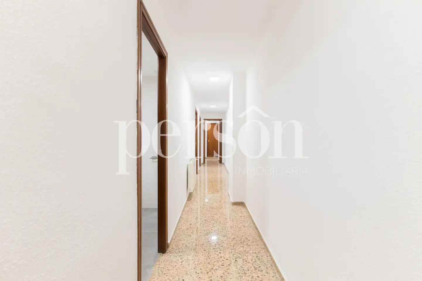 Wohnung zur Miete in Valencia mit Klimaanlage, Heizung und Terrasse