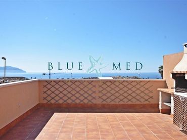 Penthouse with pool for sale in Calle Calle Punta Prima