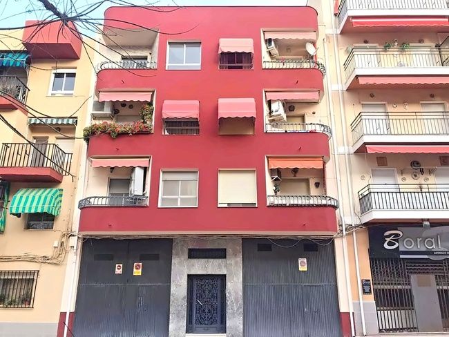 Vista exterior de Pis en venda en Linares