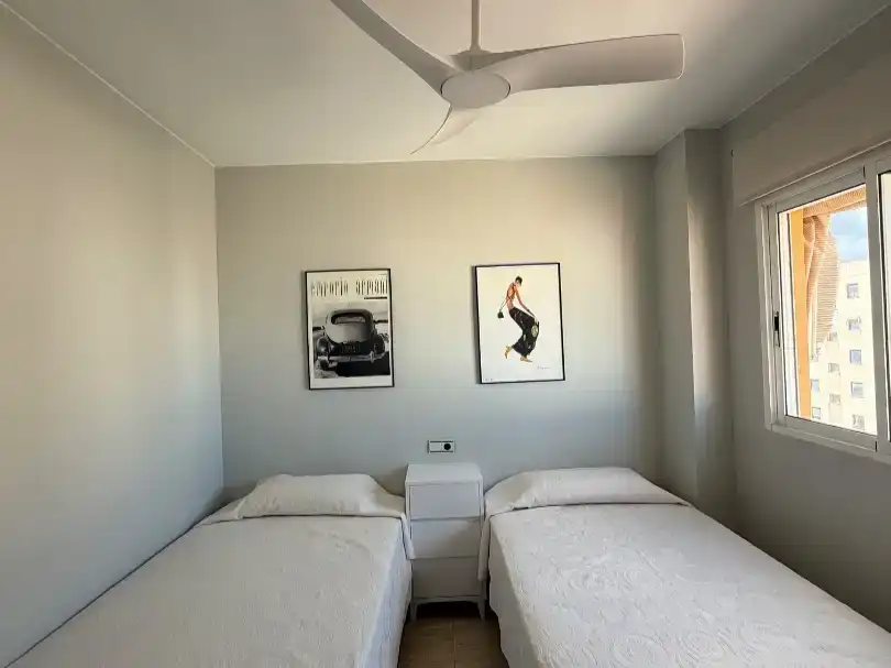 Schlafzimmer von Wohnung zur Miete in Miramar mit Klimaanlage, Schwimmbad und Balkon