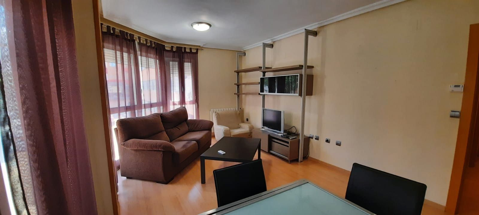 Sala d'estar de Apartament de lloguer en  Albacete Capital amb Aire condicionat, Calefacció i Parquet