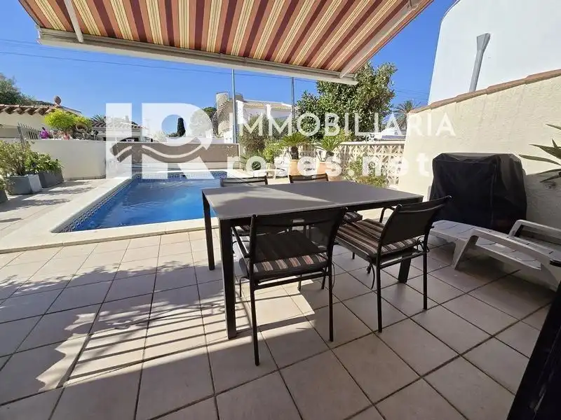 Casa con piscina en venta en Pení, imagen 19
