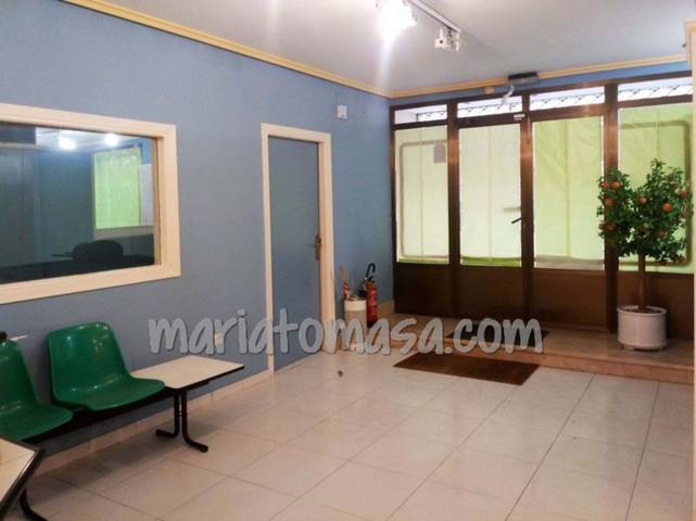 Local comercial en Alquiler en Zumakadi Ibilbidea en San Cristóbal