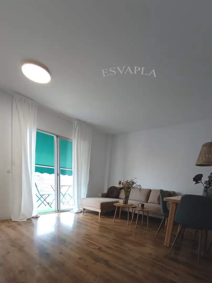 Sala d'estar de Pis de lloguer en Alicante / Alacant amb Aire condicionat, Parquet i Moblat
