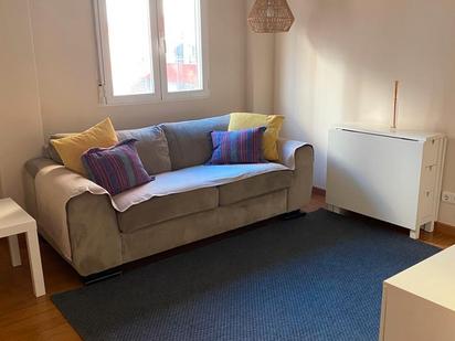 Living room of Flat to rent in  Zaragoza Capital  with Heating, Furnished and Oven