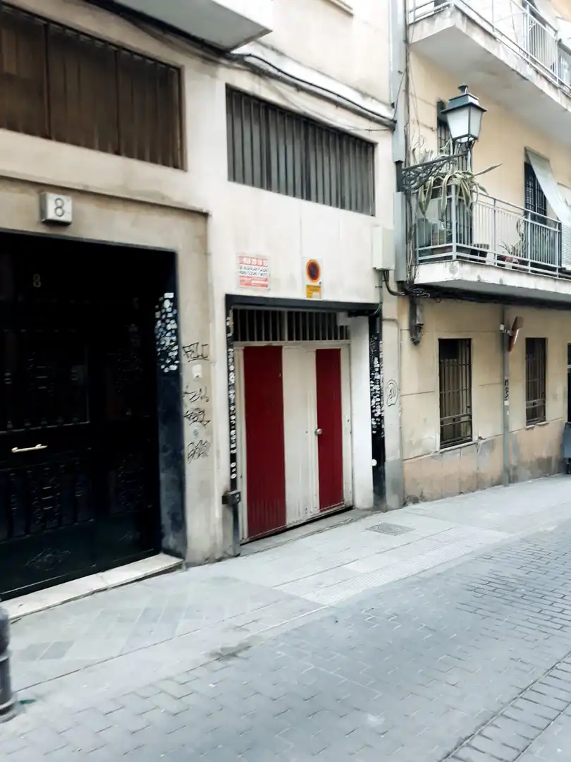 Moto in affitto a Calle Sor Cristina Mesa 8