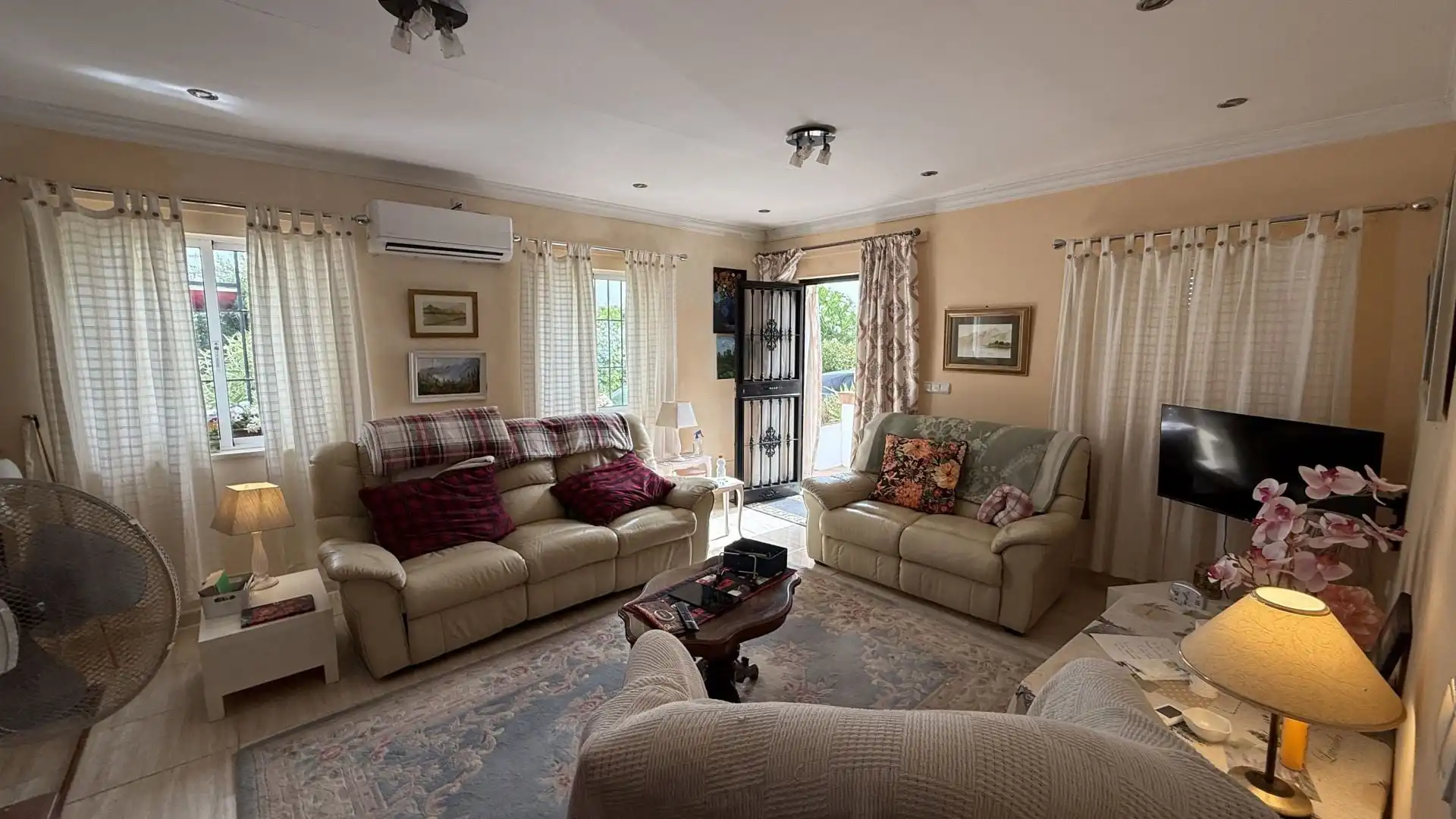 Living room of Country homes for sale in Alhaurín El Grande  with Air Conditioner and Swimming Pool