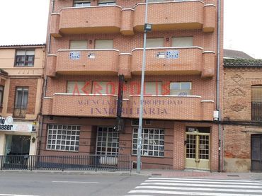Local comercial en venda a Benavente