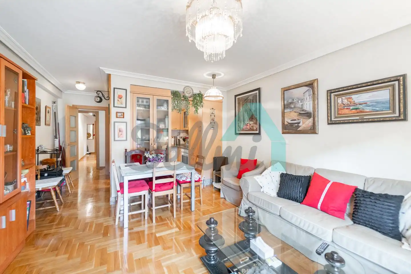 Sala de estar de Piso en venta en San Martín del Rey Aurelio con Calefacción, Parquet y Trastero
