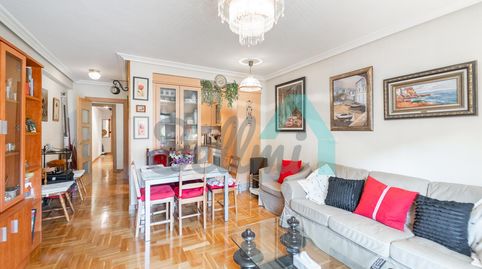 Foto 3 de Piso en venta en Ataúlfo Argenta, San Martín del Rey Aurelio, Asturias