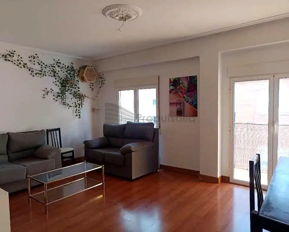 Piso en venta en De Oriente, Barrio de Delicias