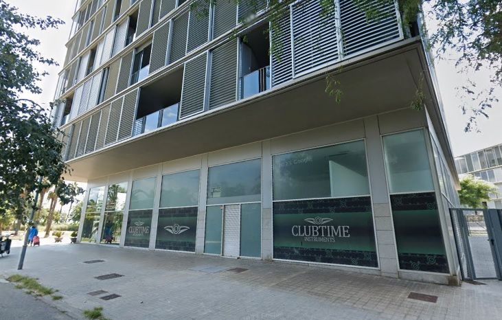 Exterior view of Premises for sale in  Barcelona Capital  with Air Conditioner