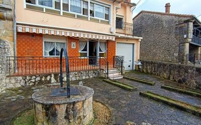 Vista exterior de Casa o xalet en venda en Alfoz de Lloredo amb Terrassa