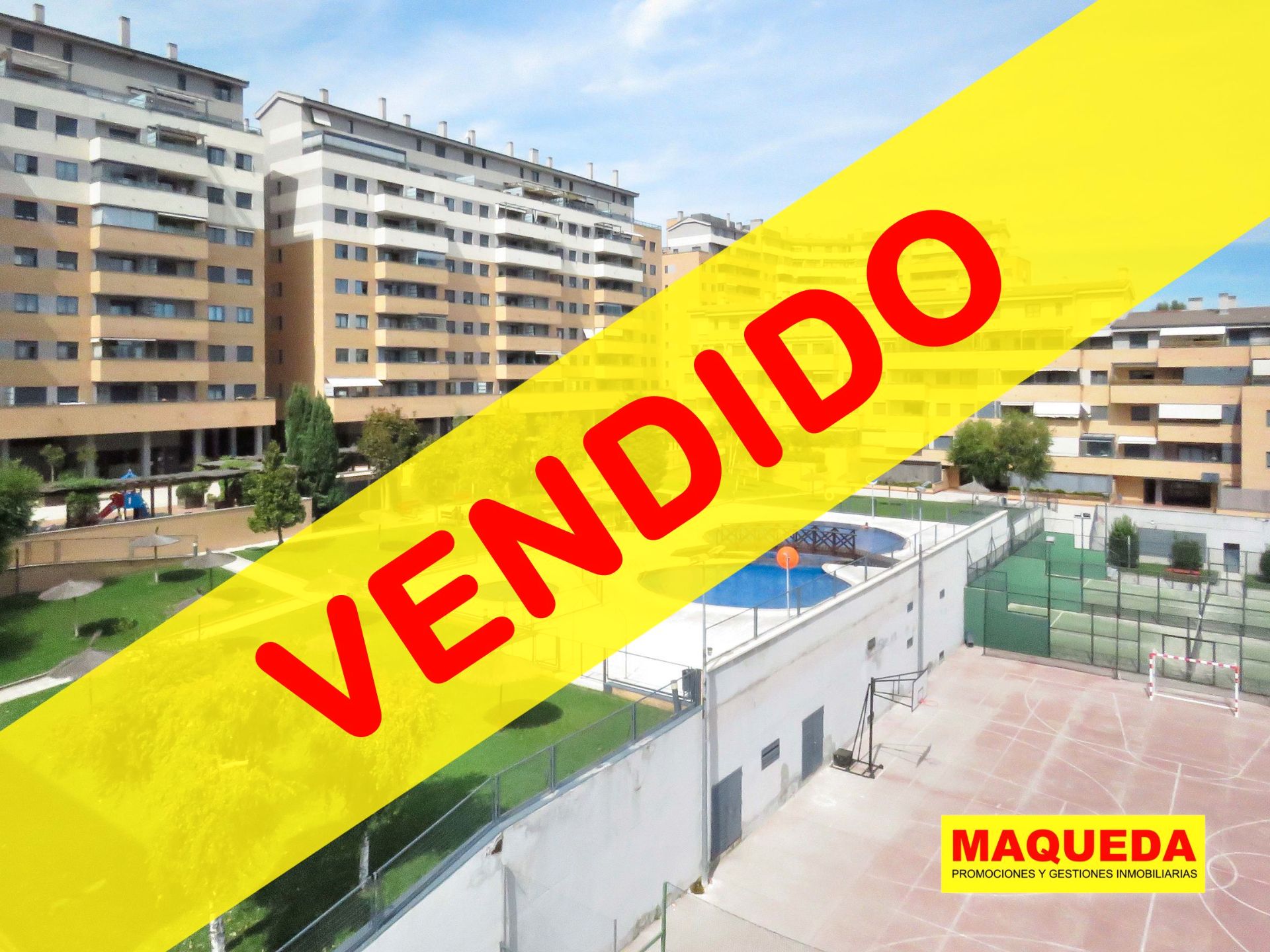 Vista exterior de Àtic en venda en Alcorcón amb Aire condicionat, Calefacció i Parquet