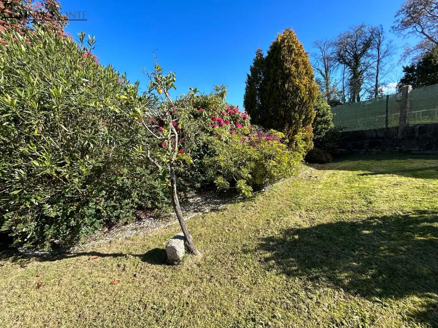 Jardí de Casa o xalet en venda en Pontevedra Capital  amb Calefacció, Jardí privat i Terrassa