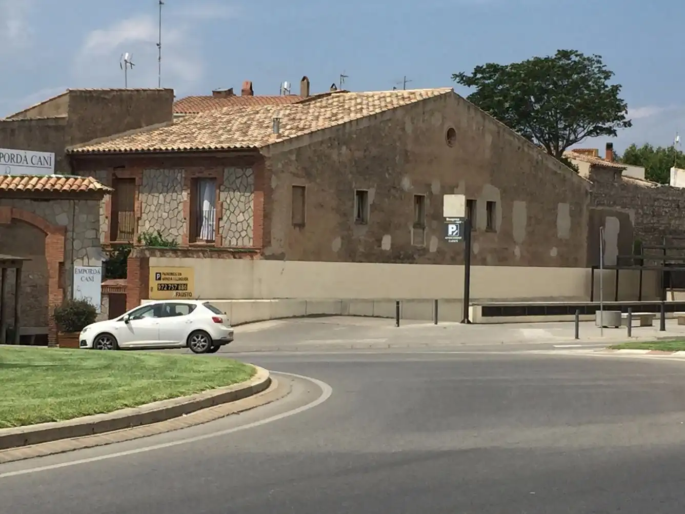 Außenansicht von Garage zur Miete in Torroella de Montgrí