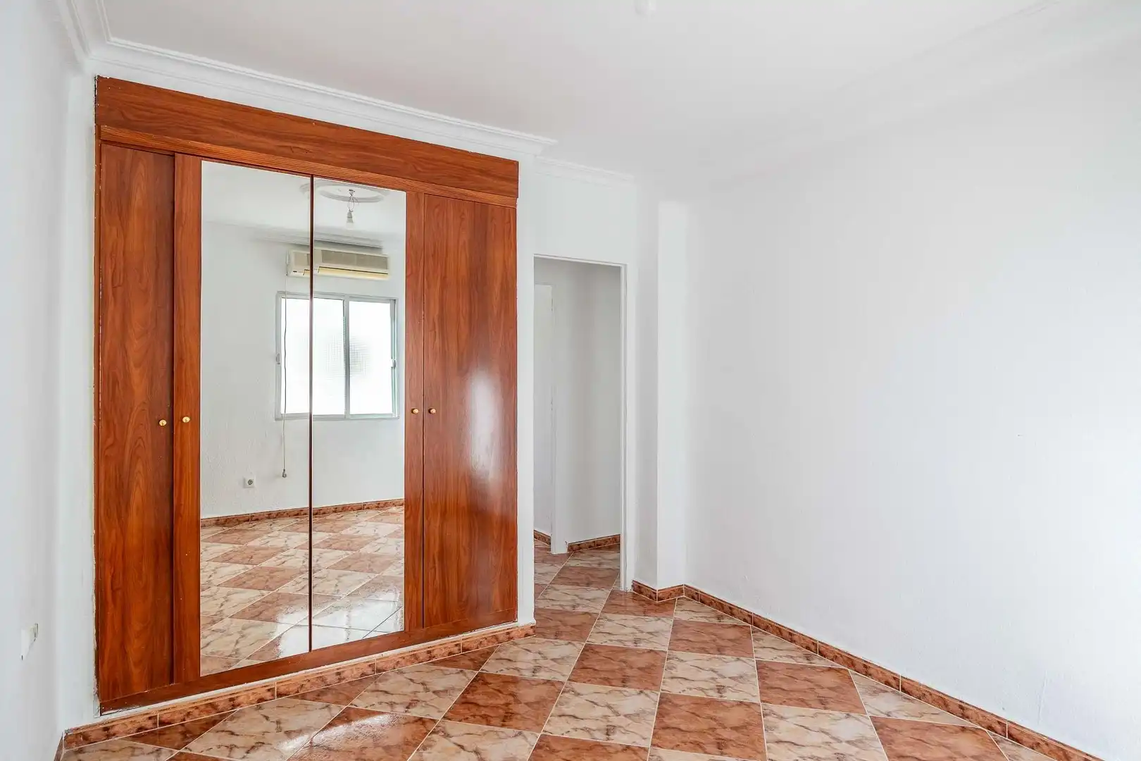 Habitación de Piso en venta en Alcalá de Guadaira con Balcón