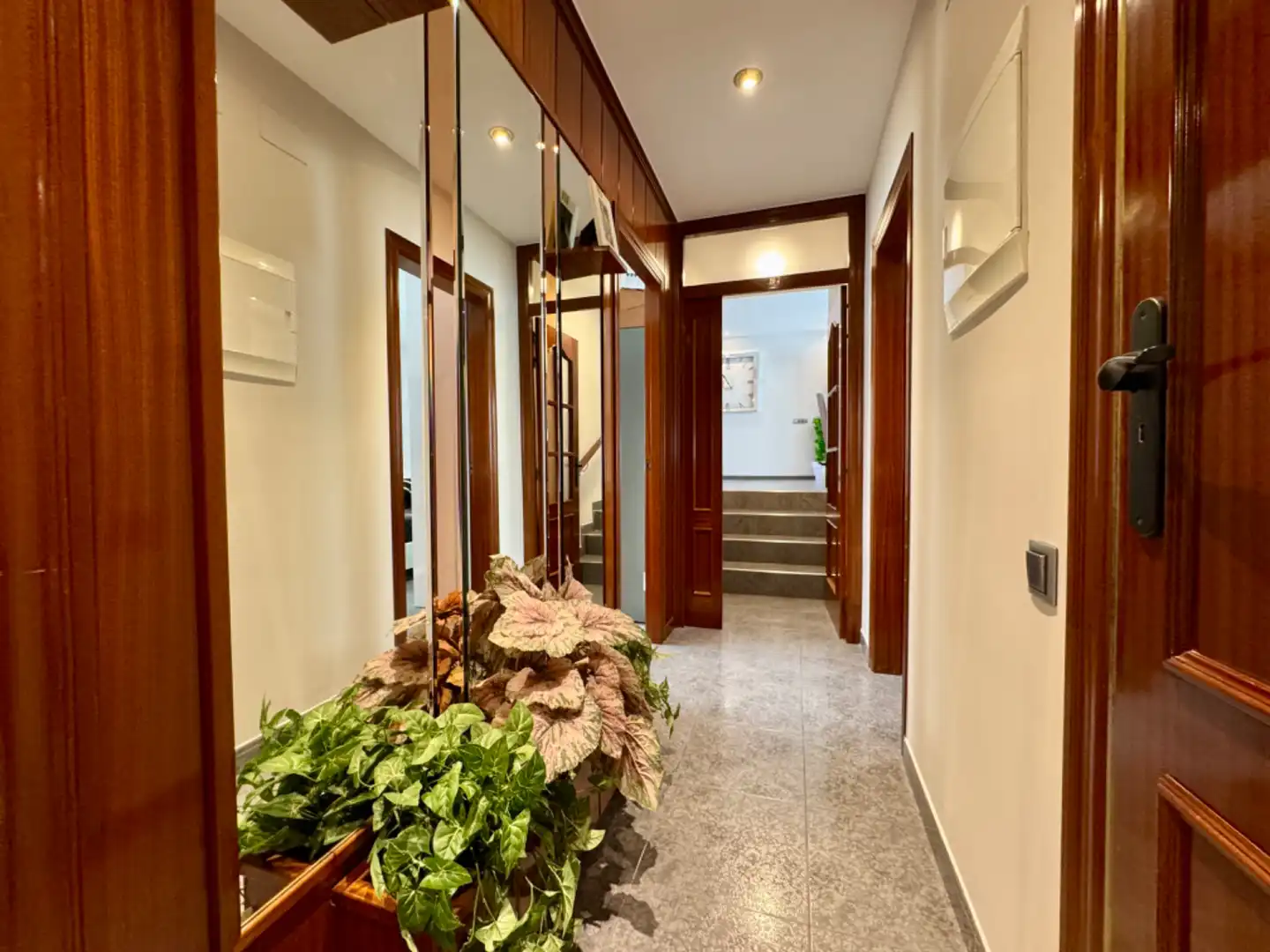 Piso en venta en Sant Boi de Llobregat con Aire acondicionado, Terraza y Trastero