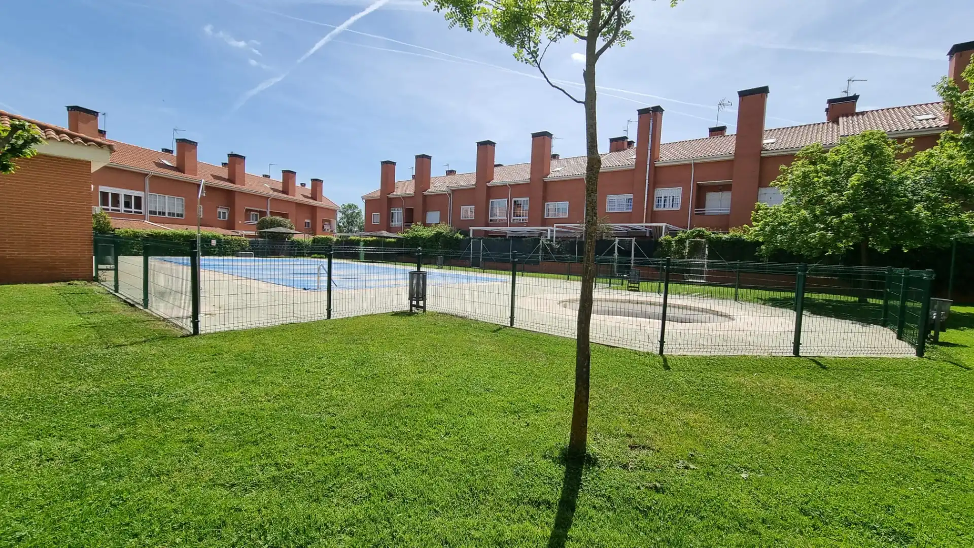 Einfamilien-Reihenhaus zum Verkauf in Calle de la Ermita, Iglesia - Estación