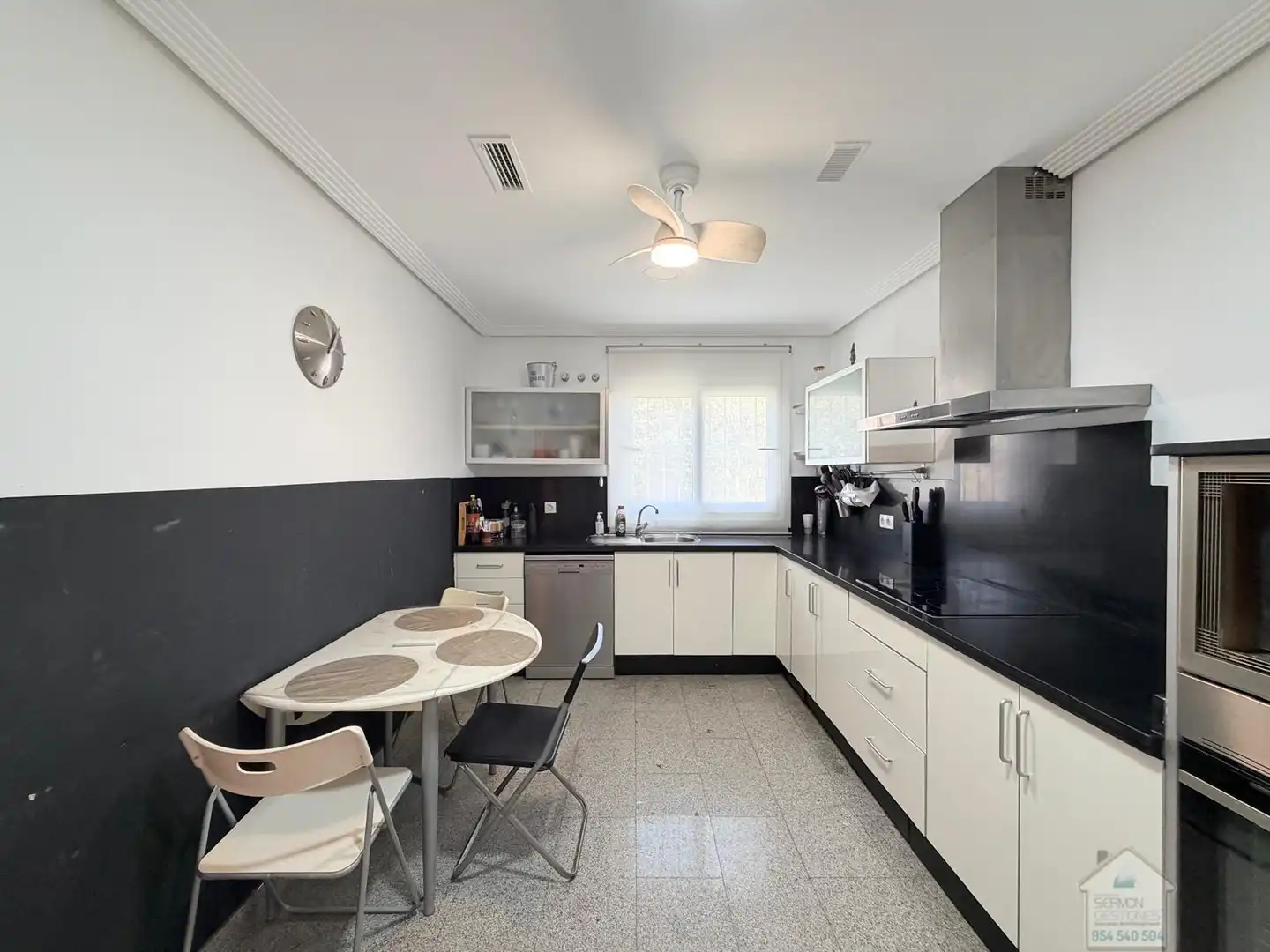 Cocina de Casa o chalet en venta en Montequinto con Aire acondicionado, Terraza y Trastero