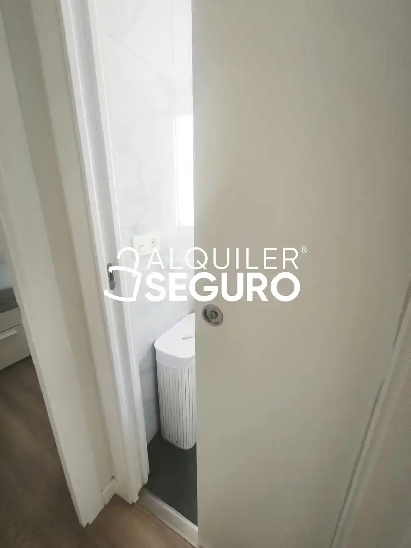Flat for rent in Zaragoza  with Air Conditioner, Heating and Furnished