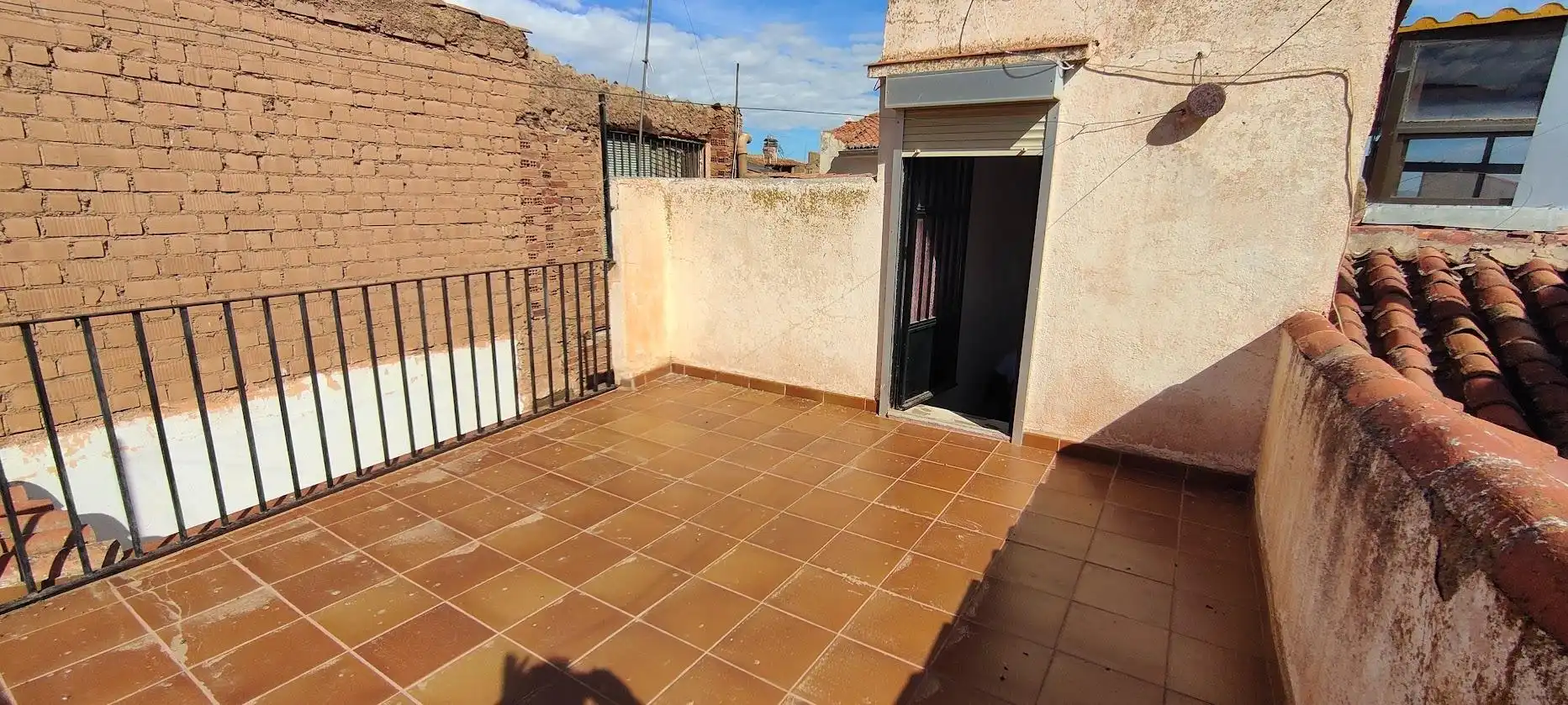 Vista exterior de Casa o xalet en venda en Jérez del Marquesado amb Terrassa, Traster i Moblat