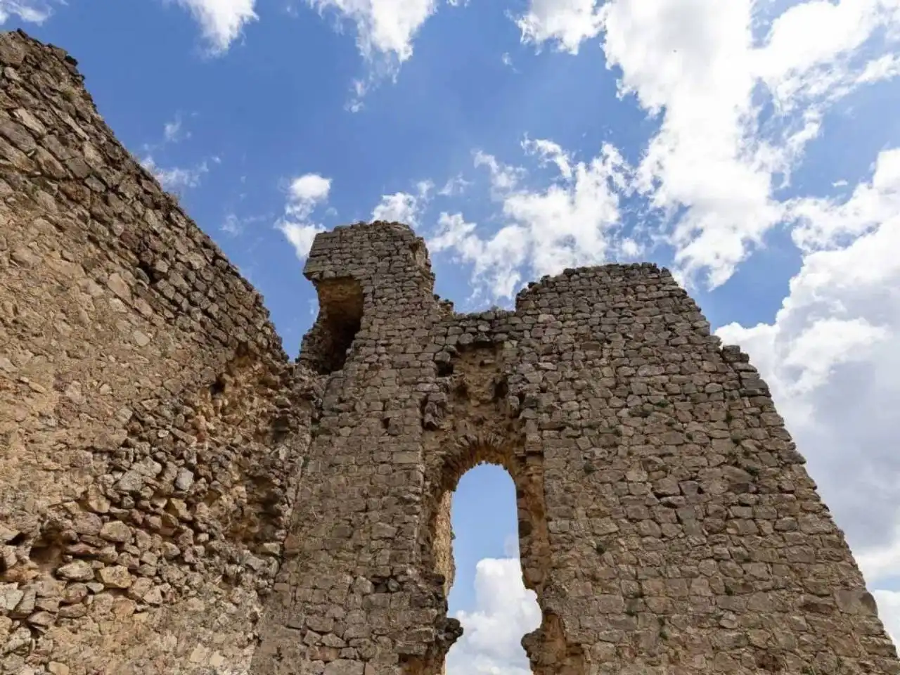 Außenansicht von Gebäude zum Verkauf in Sigüenza