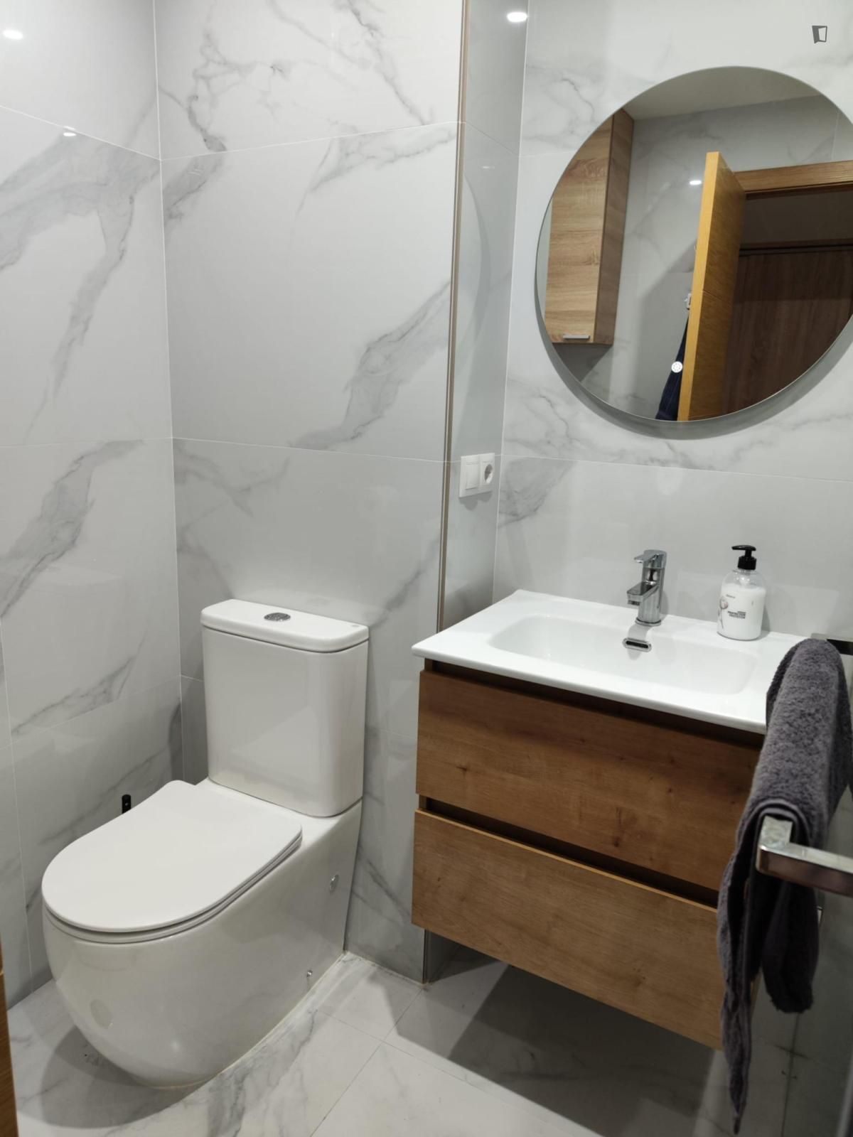 Bathroom of Study to rent in Torremolinos  with Air Conditioner, Heating and Furnished