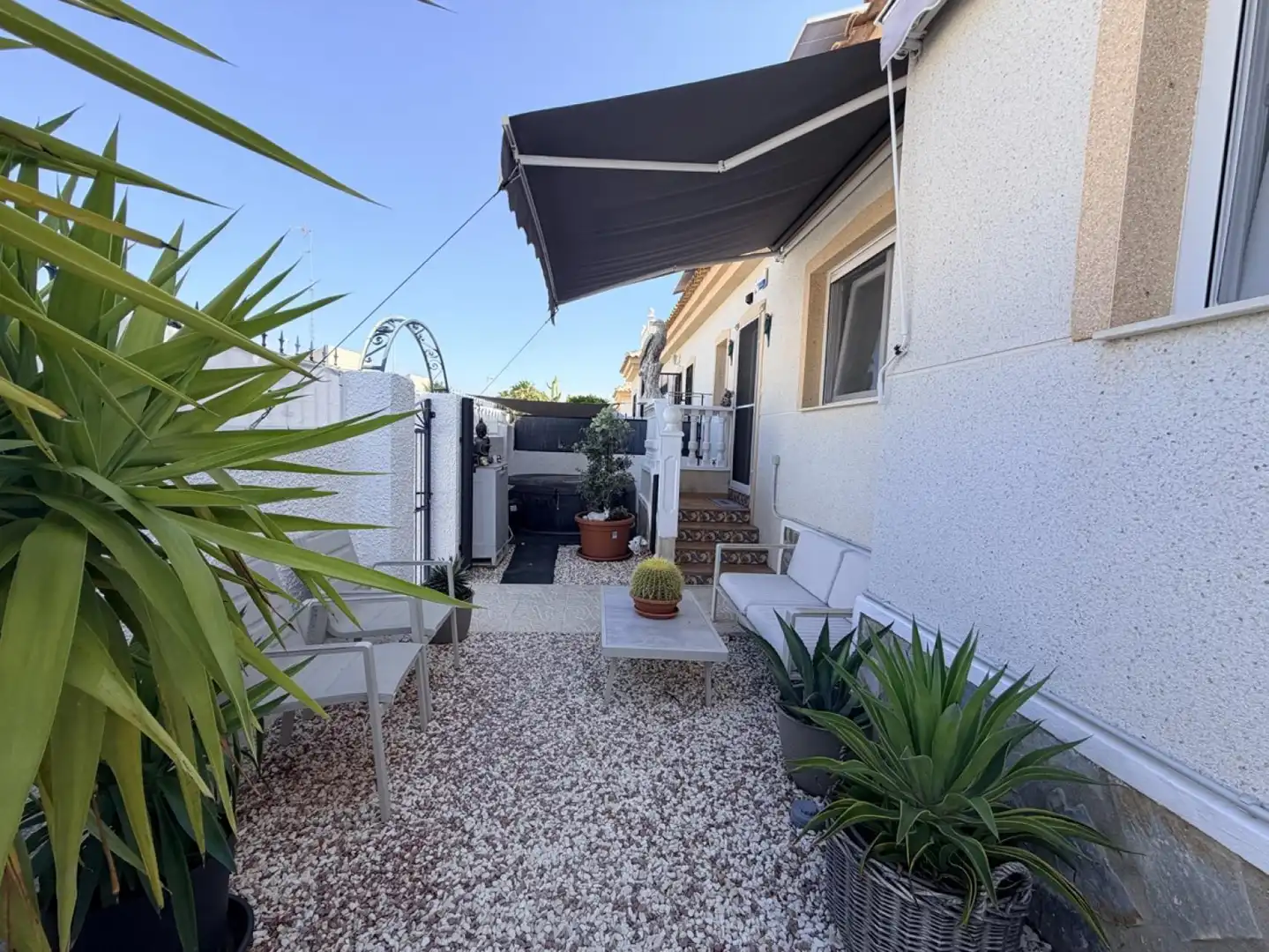 Terrasse von Einfamilien-Reihenhaus zum Verkauf in Zaragoza