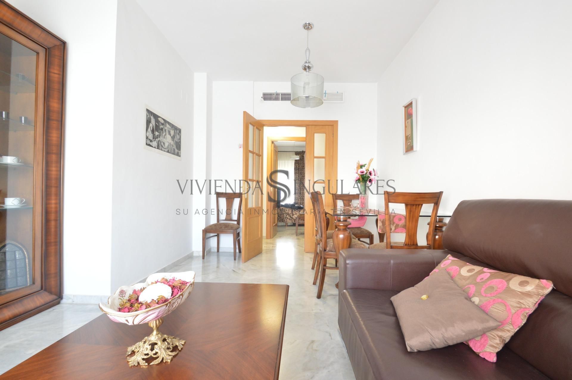 Sala d'estar de Àtic en venda en  Sevilla Capital amb Aire condicionat, Calefacció i Terrassa
