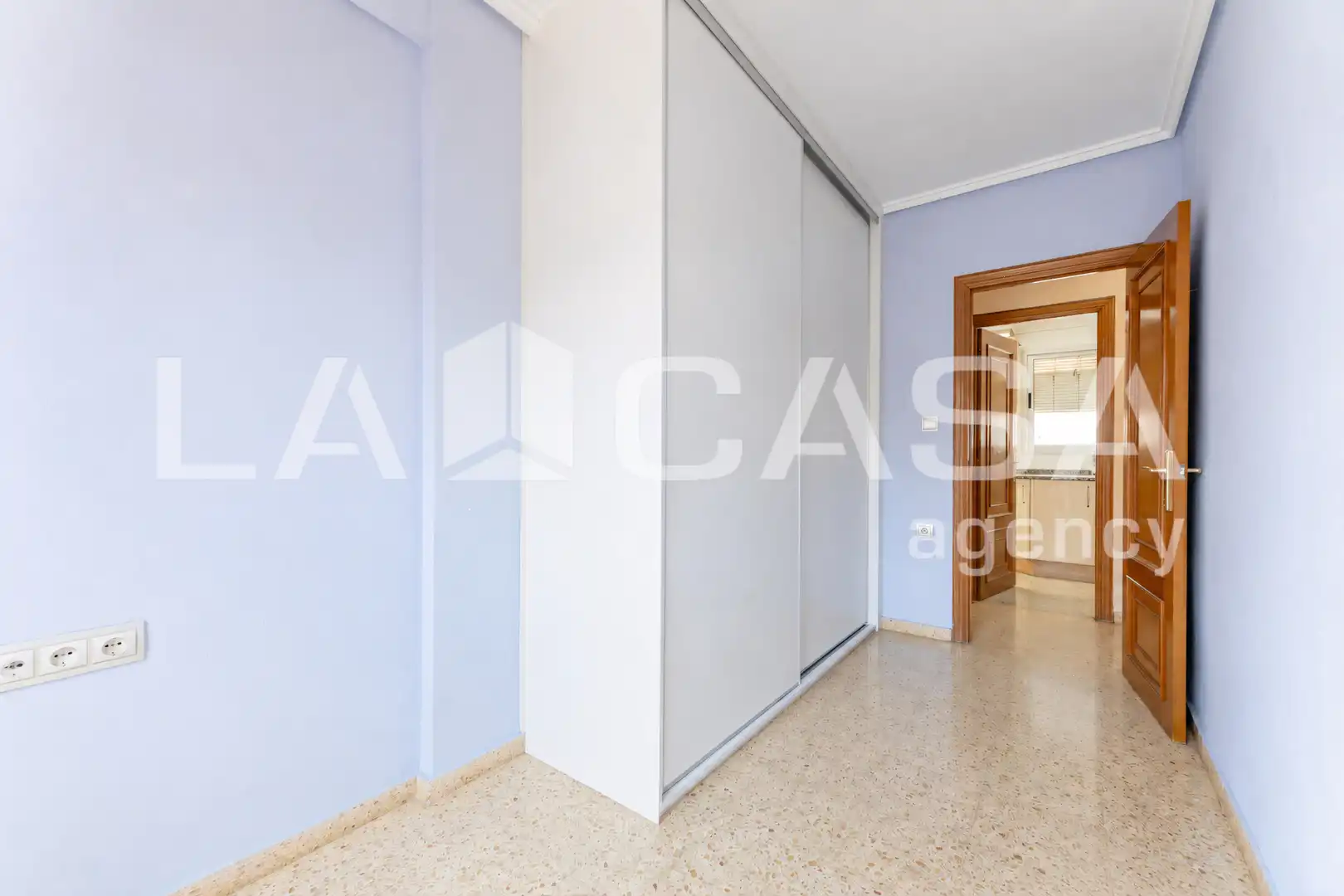 Habitación de Piso en venta en Valencia con Amueblado y Balcón