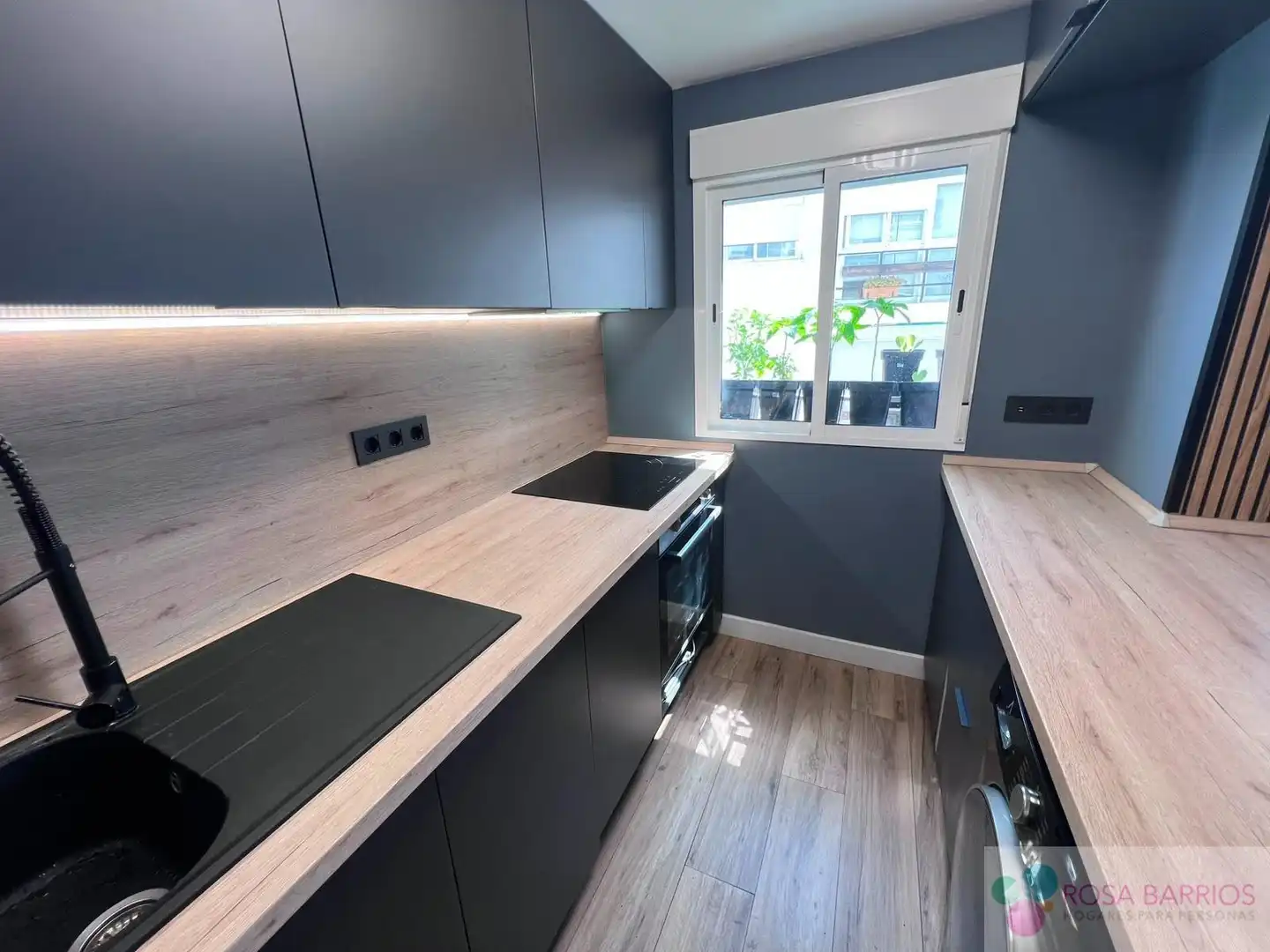 Kitchen of Flat for sale in Estepona  with Air Conditioner, Terrace and Community pool