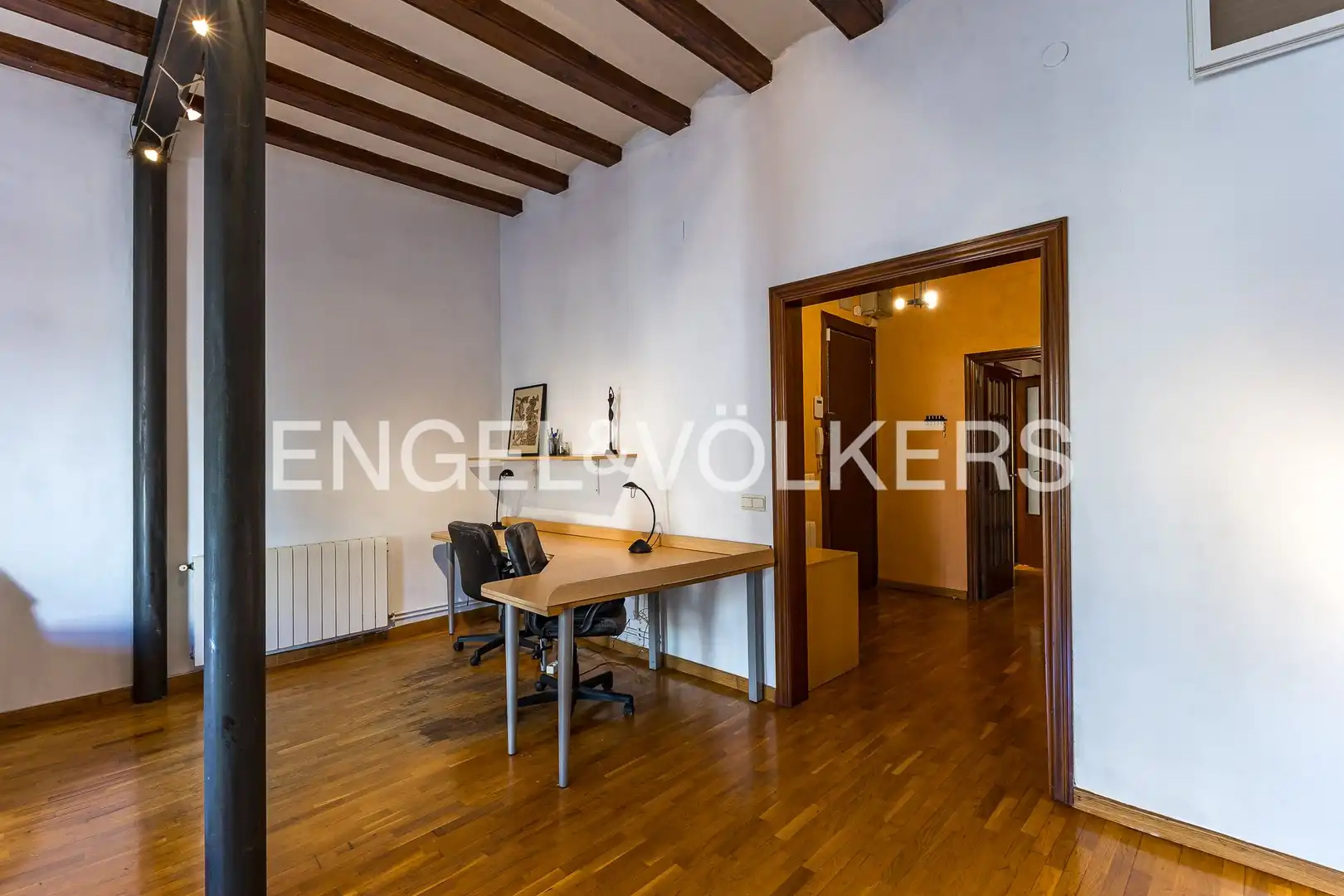 Piso en venta en Barcelona con Calefacción, Amueblado y Balcón