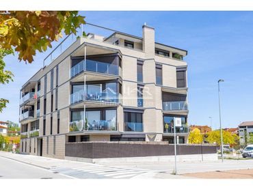 Piso con balcón en venta en Calle Josep Maria Sert 10