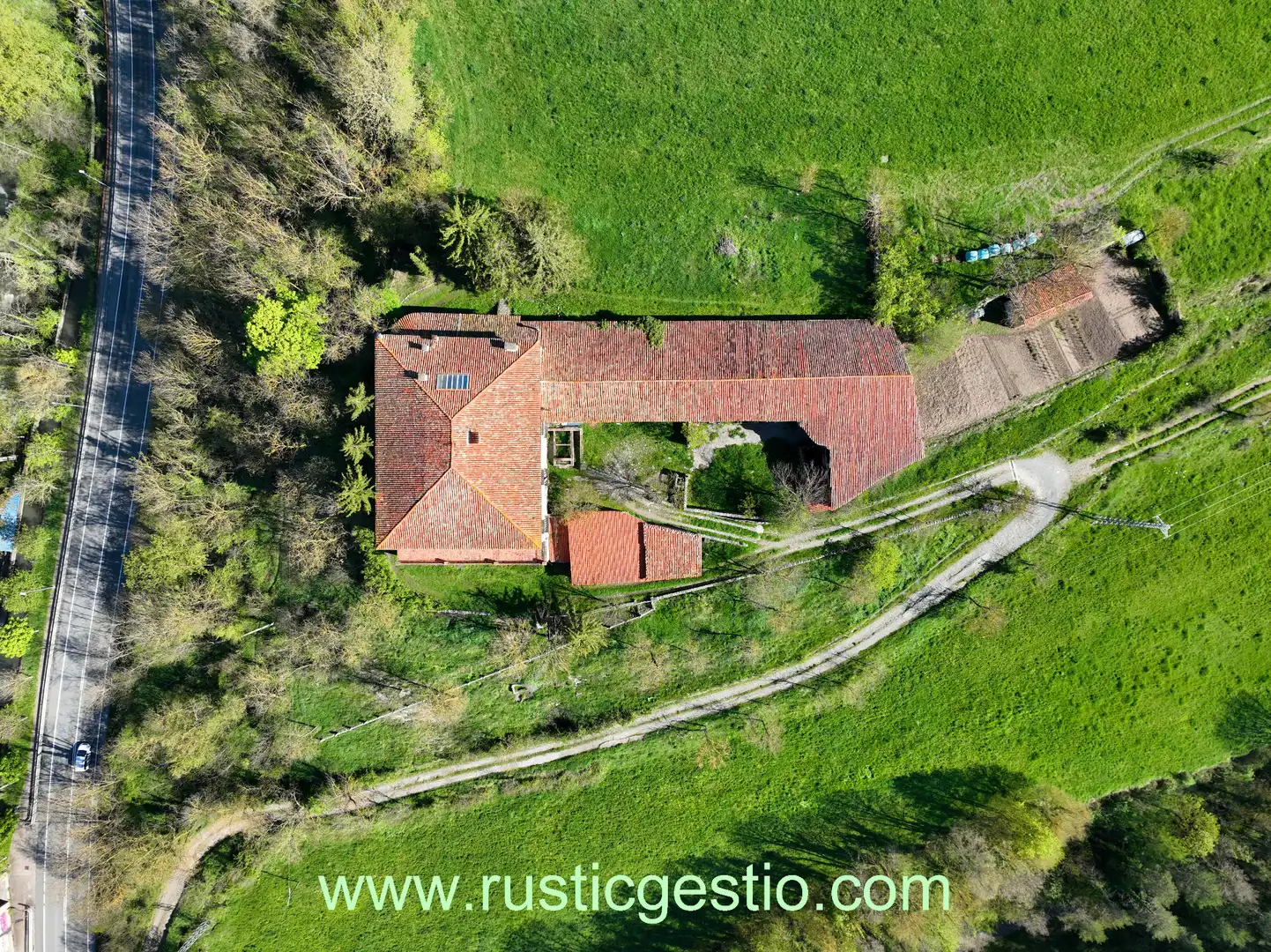 Country homes for sale in Campdevànol  with Private garden, Terrace and Balcony